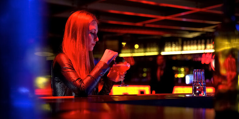 Coming-Alone-to-Your-First-Event-What-to-Expect-Affinity-Club