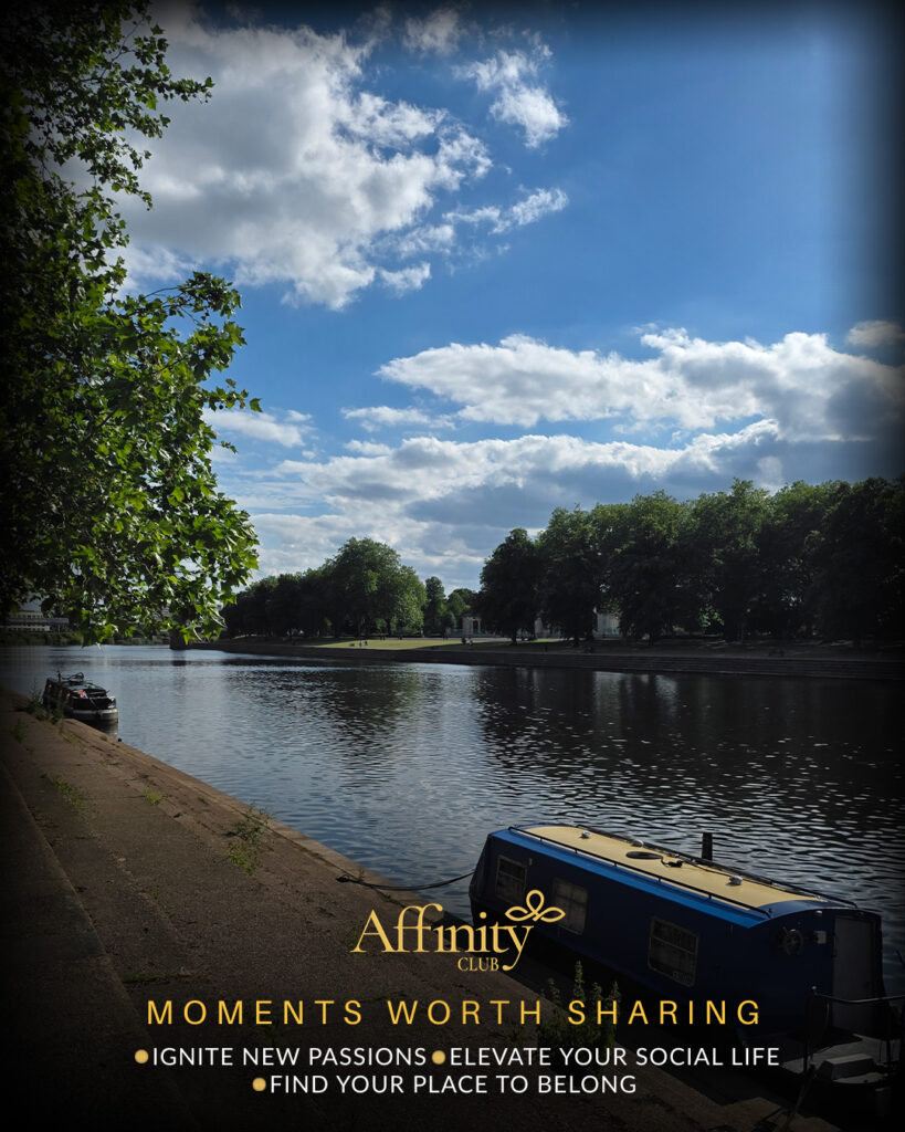 Riverside-Stroll-&-Drinks-at-the-Ferry-Inn